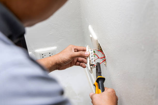 Best Affordable Electrician  in Moreland Hills, OH